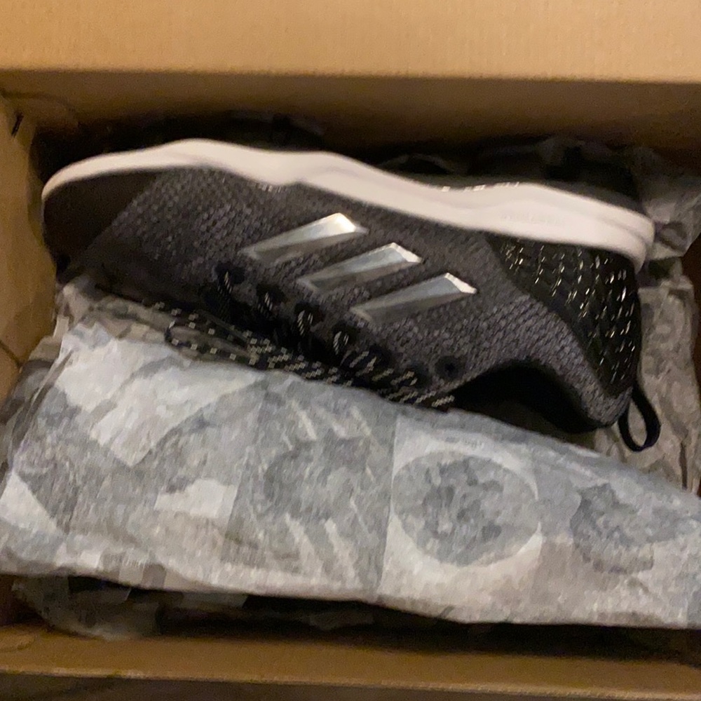 Adidas baseball cleats size 7